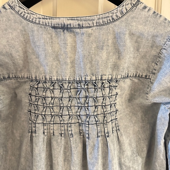Women’s SOLD Tantrums lightweight denim shirt large - Picture 11 of 11